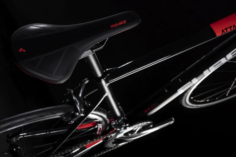 cube attain black ́n ́red